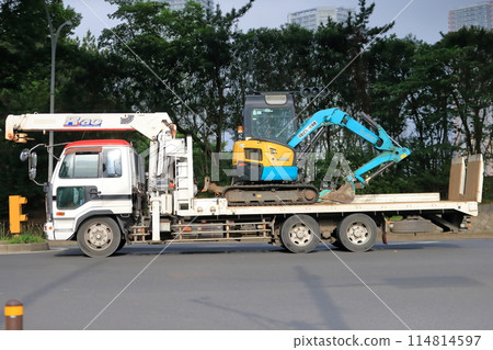 Heavy machinery forwarding vehicle image Heavy machinery forwarding vehicle image 114814597