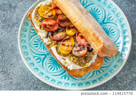 Burrata tomato bruschetta Burrata tomato bruschetta 114815770