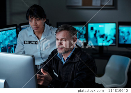 Security guards working in team 114819640