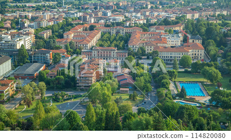 View of medieval Upper Bergamo timelapse - beautiful medieval town in north Italy 114820080