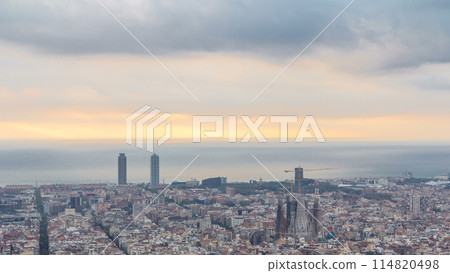 Panorama of Barcelona timelapse, Spain, viewed from the Bunkers of Carmel 114820498