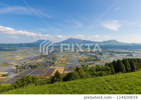 阿蘇風景與稻田(熊本縣阿蘇市) 阿蘇風景與稻田(熊本縣阿蘇市) 114820659