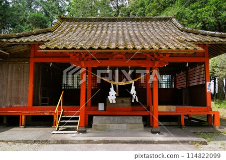 Suwa Shrine, Isa City, Kagoshima Prefecture, in the season of fresh greenery Suwa Shrine, Isa City, Kagoshima Prefecture, in the season of fresh greenery 114822099