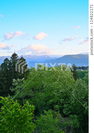 谷川山、三峰山、赤城高原的清晨景色 114822171