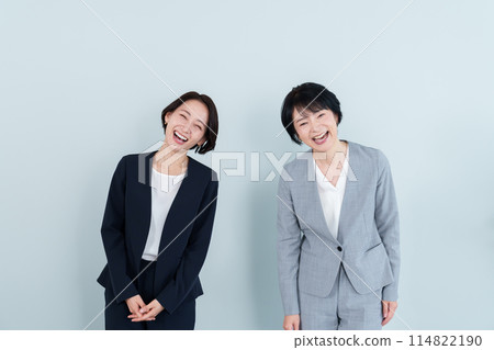 Portrait of a laughing businesswoman Portrait of a laughing businesswoman 114822190