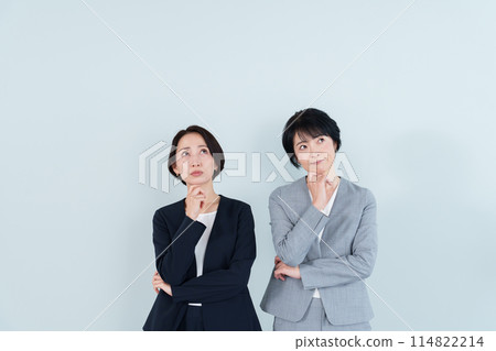一個有思想的女商人的肖像 一個有思想的女商人的肖像 114822214