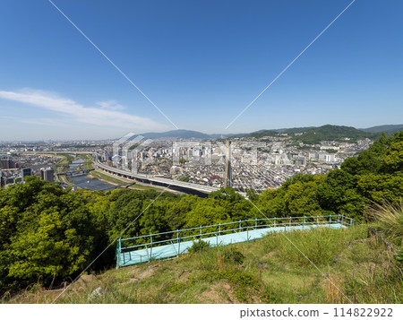 從大阪府池田市五月山車道看到的城市景觀 從大阪府池田市五月山車道看到的城市景觀 114822922