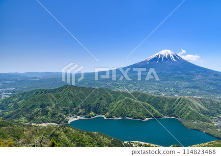 Mount Fuji and Lake Saiko as seen from Mount Setsugatake in Yamanashi Prefecture Mount Fuji and Lake Saiko as seen from Mount Setsugatake in Yamanashi Prefecture 114823468