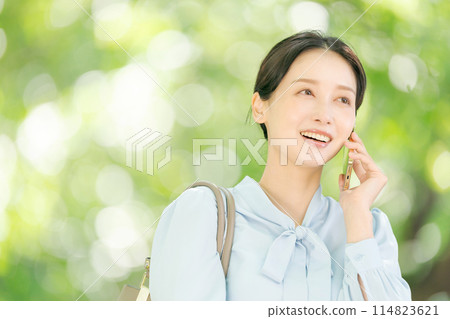 一個女人打個電話 114823621