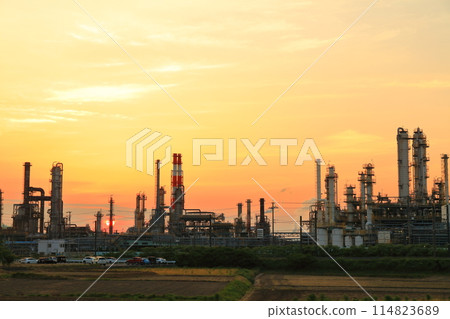 [Ehime Prefecture] Evening view of Taiyo Oil Complex 114823689