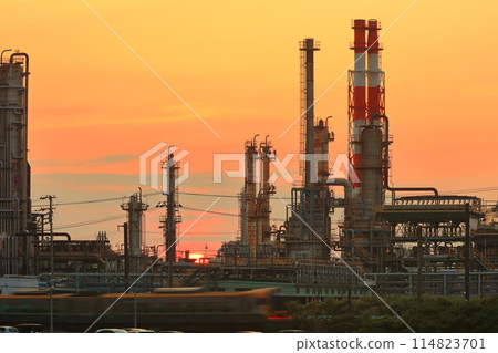 [Ehime Prefecture] Evening view of Taiyo Oil Complex 114823701