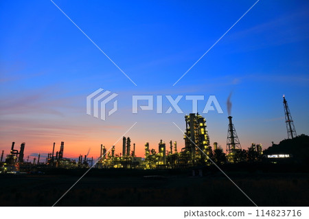 [Ehime Prefecture] Evening view of Taiyo Oil Complex 114823716