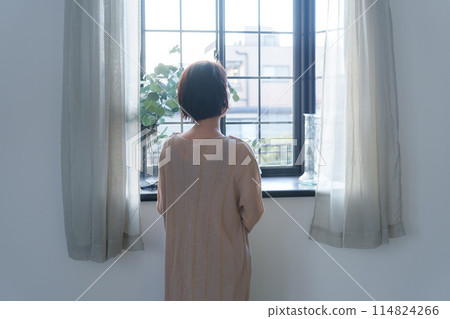 Women's back Women's back 114824266