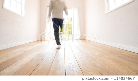 Bright room Bright room 114824667