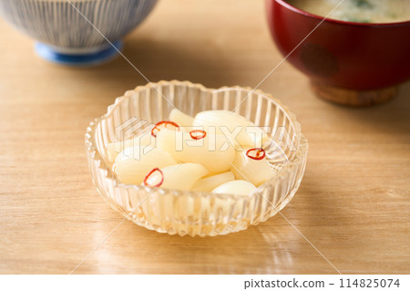 Pickled shallots in sweet vinegar (Kagoshima Prefecture) 114825074