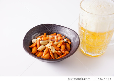 Persimmon seeds and beer Persimmon seeds and beer 114825443