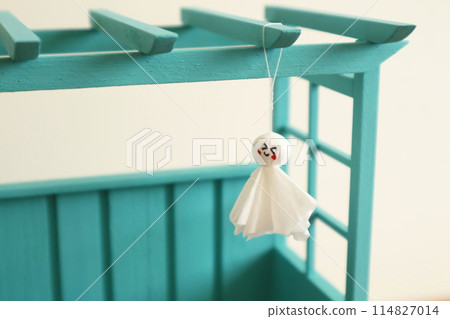 Teru Teru Bouzu and Pergola 114827014