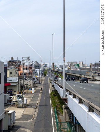 Osaka cityscape and road scenery 114827148