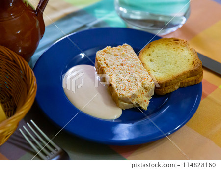 Asturian scorpionfish cake 114828160