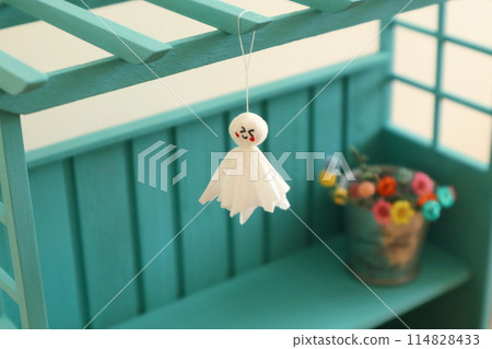 Teruteru Bozu、涼棚和乾燥花 114828433