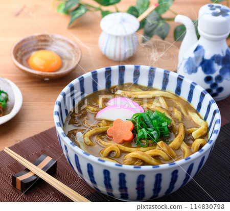 Curry udon, extra thick noodles, Sanuki udon Curry udon, extra thick noodles, Sanuki udon 114830798