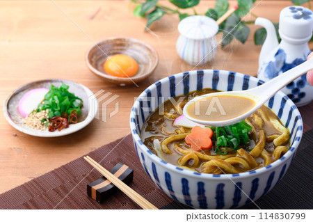 咖哩烏龍麵 特粗麵 贊岐烏龍麵 咖哩烏龍麵 特粗麵 贊岐烏龍麵 114830799