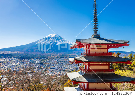 Chureito Red Pagoda is a five-story pagoda with a beautiful backdrop of Mount Fuji, a popular and famous place considered a symbol of Japan. Chureito Red Pagoda is a five-story pagoda with a beautiful backdrop of Mount Fuji, a popular and famous place considered a symbol of Japan. 114831307