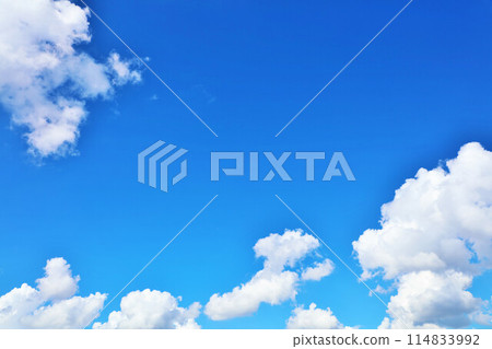 夏天藍天和雲彩 夏天藍天和雲彩 114833992