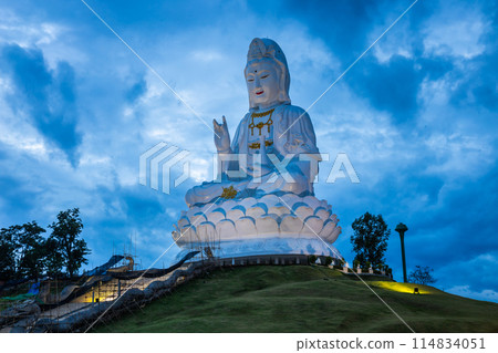 Large statue of Kuan Yin at Huai Pla Kang Temple, Chiang Rai, Thailand 114834051
