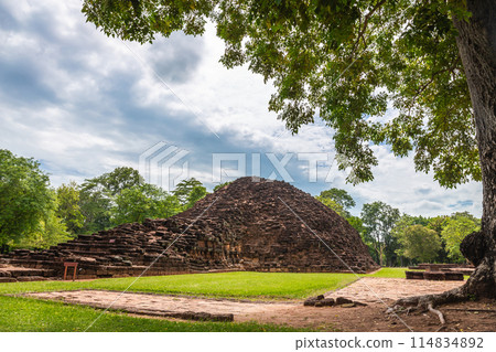 Phra Prang in Si Thep historical park It is an architecture in the Dvaravati period in Phetchabun Province, Thailand. Phra Prang in Si Thep historical park It is an architecture in the Dvaravati period in Phetchabun Province, Thailand. 114834892