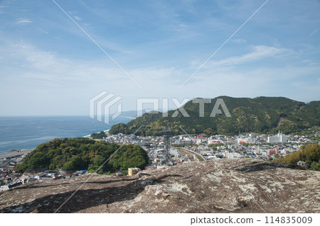 View of Kumano city from the summit of Mount Hanajo [Kumano City, Mie Prefecture] 114835009