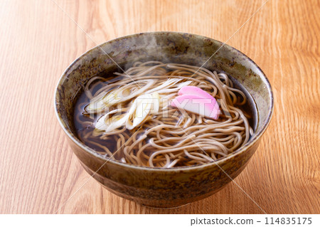 eat kake soba 114835175