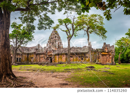 Phanom Rung Historical Park is a castle built in the ancient Khmer period located in Buriram Province, Thailand. 114835260