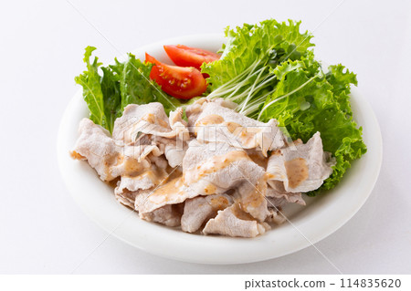 Cold pork shabu-shabu with sesame sauce 114835620
