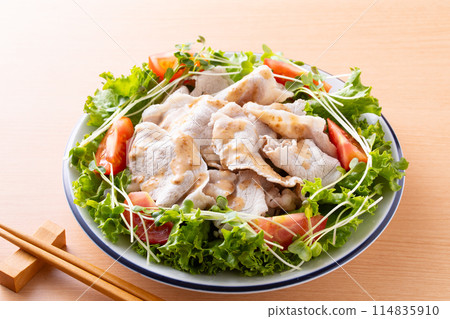 Cold pork shabu-shabu with sesame sauce Cold pork shabu-shabu with sesame sauce 114835910