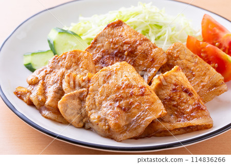 吃薑汁烤豬肉 114836266