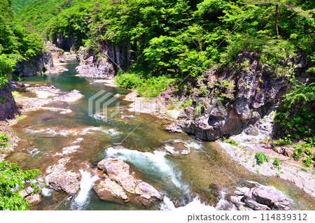 Kinugawa River flowing through Ryuokyo Gorge, Nikko City, Tochigi Prefecture 114839312