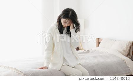 一個感覺不舒服的遲鈍的女人 114840013