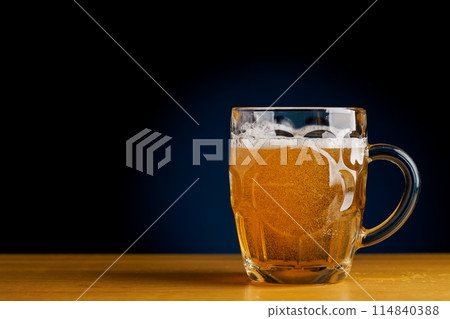 Beer on the bar 114840388