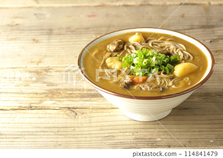 Curry soba noodles with plenty of spring onions Curry soba noodles with plenty of spring onions 114841479