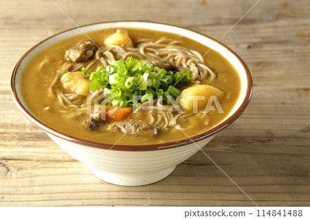 多用咖哩蕎麥麵,加大量蔥 多用咖哩蕎麥麵,加大量蔥 114841488