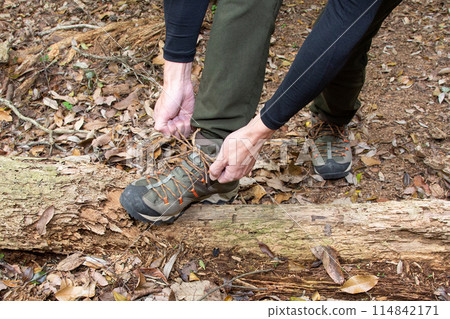 Trekking shoes, mountaineering shoes, how to choose, images 114842171