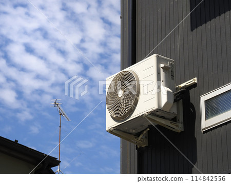 空調室外機 114842556