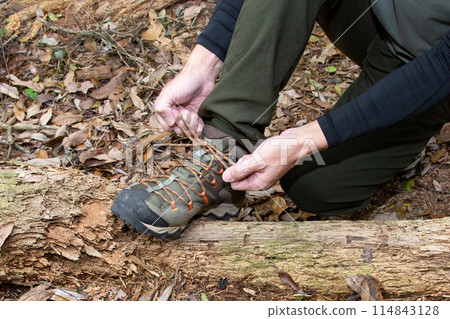 Mountain climbing, trekking, hiking, beginners, cautions, images 114843128