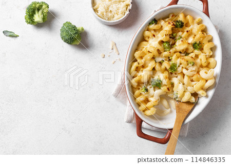 Mac and cheese with broccoli Mac and cheese with broccoli 114846335