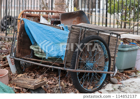 廢棄的舊後車 114852137