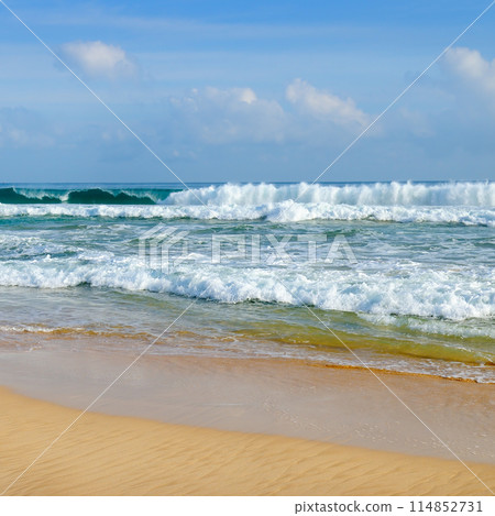 Sea and blue sky background. 114852731