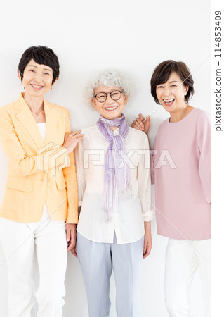 Senior women's portrait Senior women's portrait 114853409