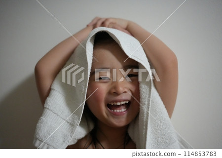 A moment of relief: a smile after a bath A moment of relief: a smile after a bath 114853783