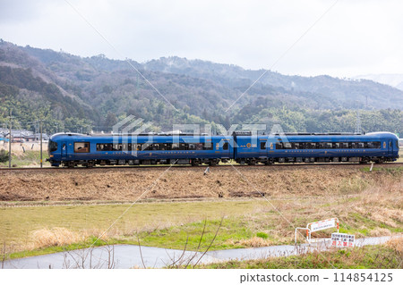 【宮津線】穿過堤防的丹後海 114854125